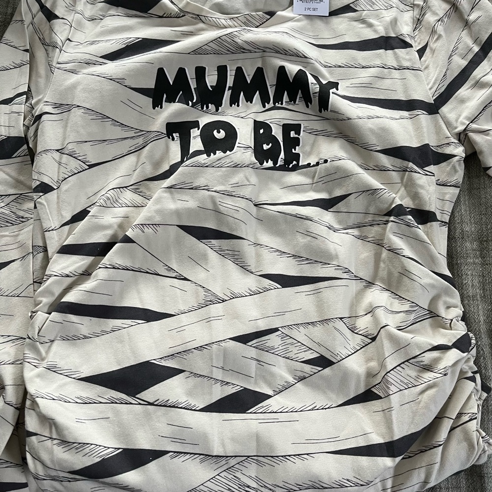 Mom-to-be halloween costume